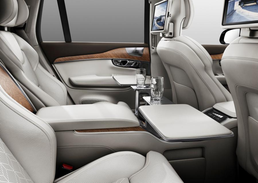  Volvo XC90 Excellence 2015 года  (фото 5 из 13)